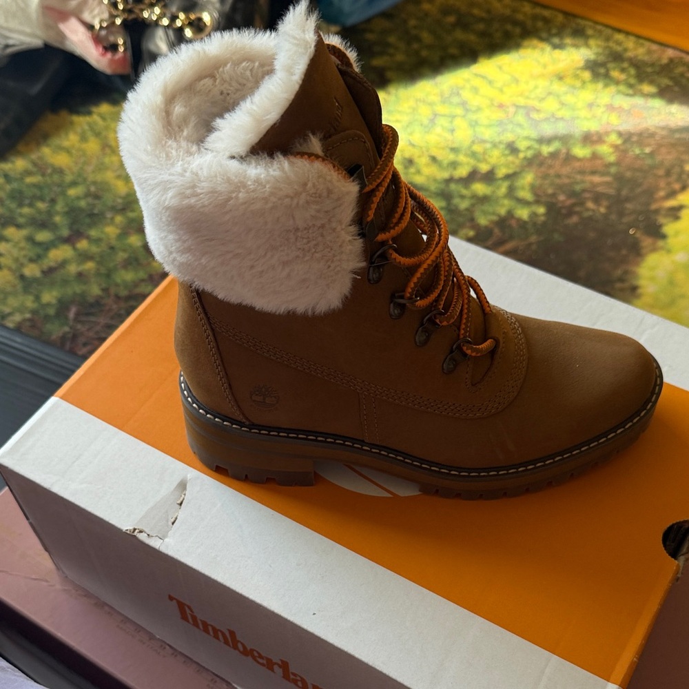 Timberland Women's Brown Fur-Lined Winter Boots - Picture 2 of 3